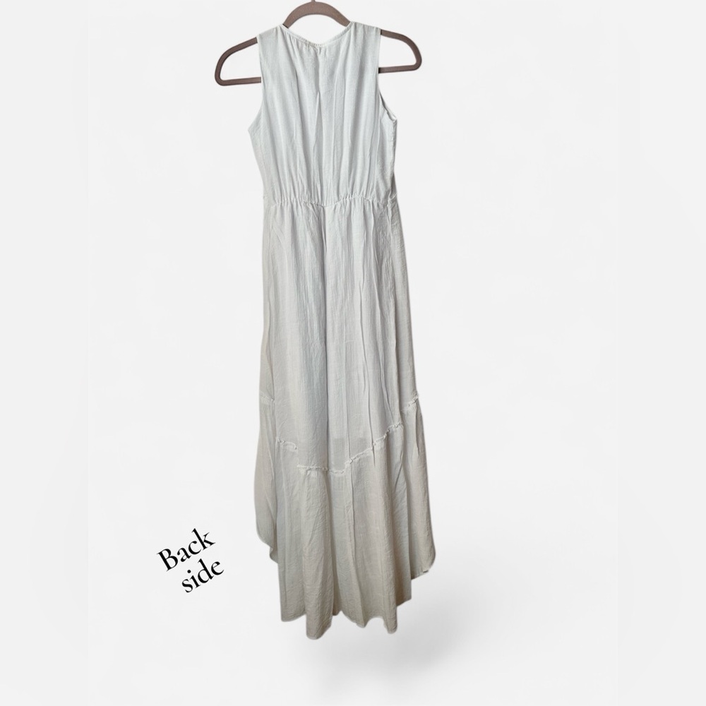 Chic White Maxi Dress with Lace Detail - Picture 6 of 6